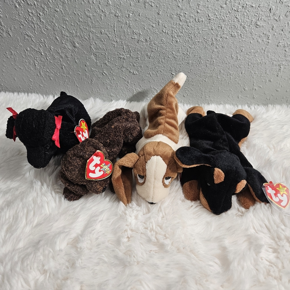 Late 90's/Early 2000's Ty Collection. Fetch, Hound, Doby And Gigi
